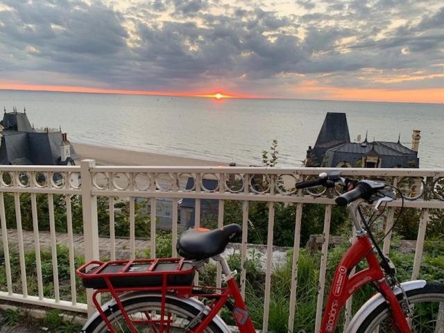 L'Appartement Vue Mer De La Villa Des Rosiers - Trouville Sur Mer Esterno foto